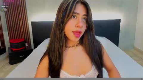emmi_collins online show from 06/09/26, 09:15