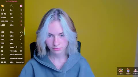 Snapshot of emmi_rossum chatting on 09/17/25, 05:36 Emmi online show from 09/17/25, 05:36