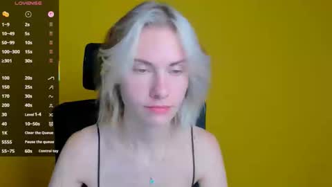 Snapshot of emmi_rossum chatting on 09/19/25, 11:22 Emmi online show from 09/19/25, 11:22