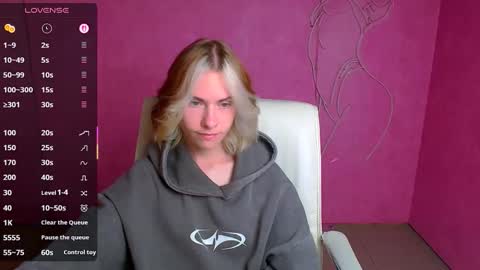 Snapshot of emmi_rossum chatting on 09/26/25, 06:06 Emmi online show from 09/26/25, 06:06