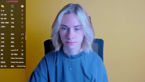 Snapshot of emmi_rossum chatting on 09/29/25, 05:12 Emmi online show from 09/29/25, 05:12