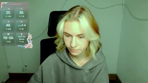 Snapshot of emmi_rossum chatting on 10/04/25, 11:08 Emmi online show from 10/04/25, 11:08