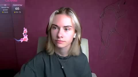 Snapshot of emmi_rossum chatting on 10/13/25, 05:07 Emmi online show from 10/13/25, 05:07