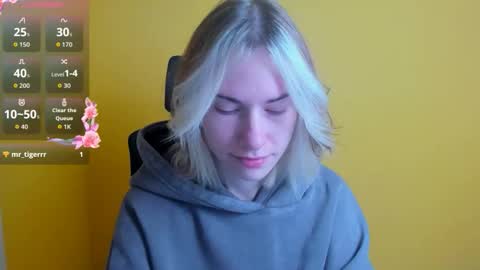 Snapshot of emmi_rossum chatting on 10/14/25, 05:30 Emmi online show from 10/14/25, 05:30