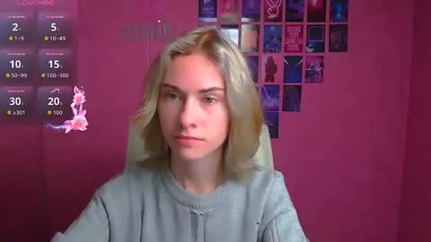 Snapshot of emmi_rossum chatting on 10/17/25, 05:43 Emmi online show from 10/17/25, 05:43