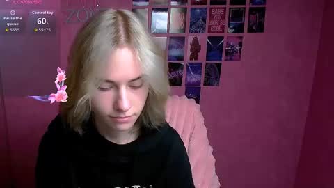 Snapshot of emmi_rossum chatting on 10/19/25, 05:30 Emmi online show from 10/19/25, 05:30