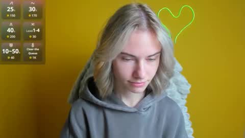 Snapshot of emmi_rossum chatting on 10/27/25, 06:06 Emmi online show from 10/27/25, 06:06