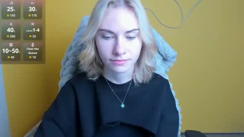 Snapshot of emmi_rossum chatting on 11/19/25, 06:02 Emmi online show from 11/19/25, 06:02