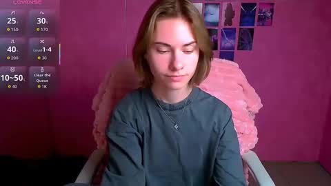 Snapshot of emmi_rossum chatting on 11/23/25, 06:46 Emmi online show from 11/23/25, 06:46