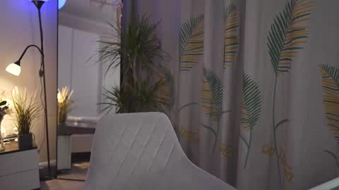 Emily online show from 03/03/25, 05:50