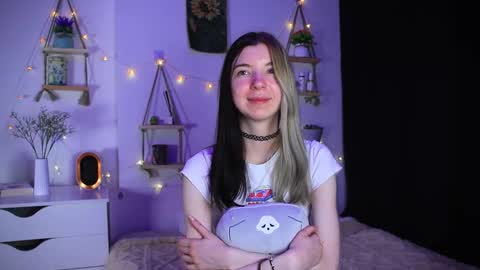 Snapshot of emmie_everly chatting on 10/12/25, 09:25 emmie_everly online show from 10/12/25, 09:25