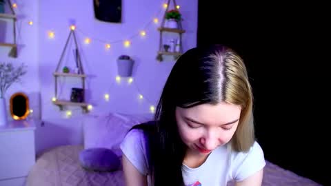 Snapshot of emmie_everly chatting on 10/16/25, 07:26 emmie_everly online show from 10/16/25, 07:26