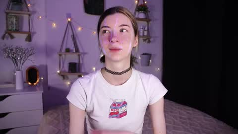 Snapshot of emmie_everly chatting on 10/25/25, 07:19 emmie_everly online show from 10/25/25, 07:19