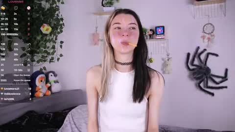 emmie_everly online show from 11/29/25, 12:08