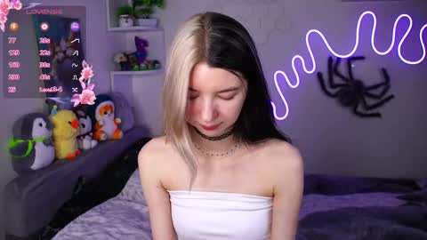 emmie_everly online show from 04/13/26, 07:41