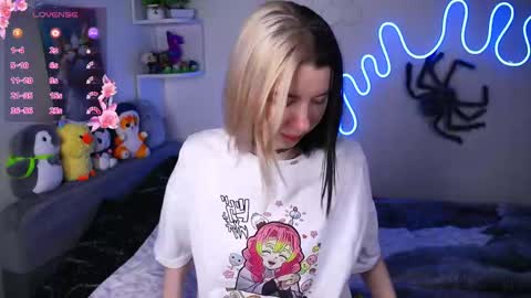 emmie_everly online show from 04/14/26, 07:31