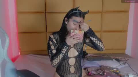 emmily_jade_ online show from 06/15/26, 02:30
