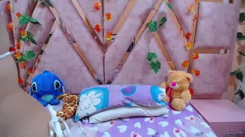 EmmilyWalker online show from 12/17/24, 02:44