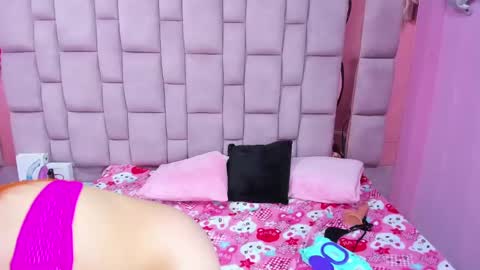 Snapshot of emmily_walker chatting on 10/31/25, 09:32 EmmilyWalker online show from 10/31/25, 09:32