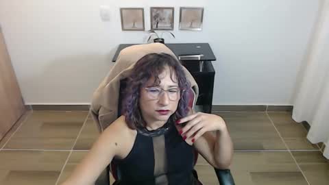 Emmily online show from 11/27/25, 06:37