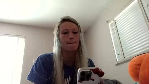 Snapshot of emmwarr1514 chatting on 06/05/26, 06:24 emmwarr1514 online show from 06/05/26, 06:24