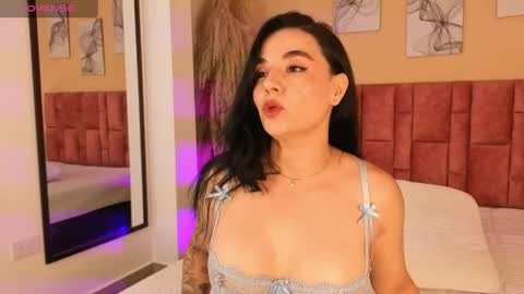 Snapshot of emmy_danielss chatting on 04/06/26, 11:44 emmy_danielss online show from 04/06/26, 11:44