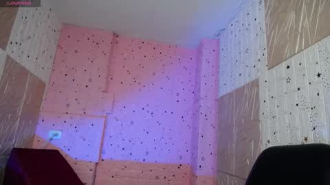 Snapshot of emmy_durant chatting on 10/29/25, 08:10 emmy_durant online show from 10/29/25, 08:10