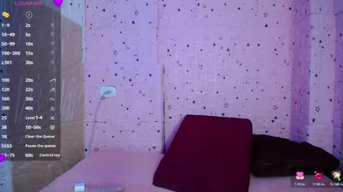 Snapshot of emmy_durant chatting on 11/19/25, 08:47 emmy_durant online show from 11/19/25, 08:47