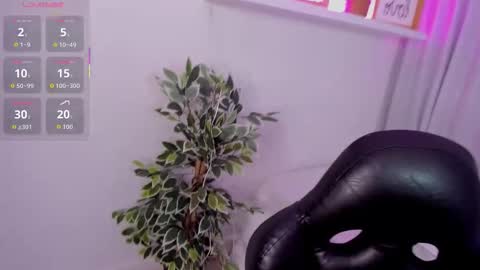 Emmy Heart online show from 10/13/25, 03:39