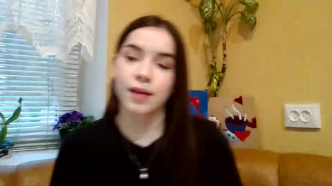 emmy_huff online show from 12/09/24, 01:24