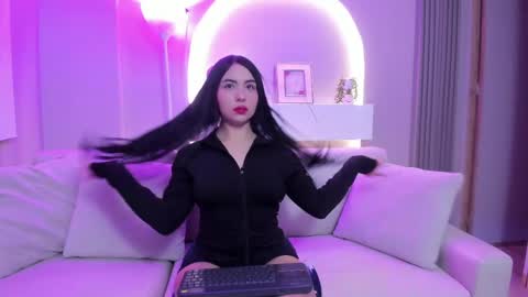 Snapshot of emmy_kenner chatting on 06/06/26, 11:15 online show from 06/06/26, 11:15