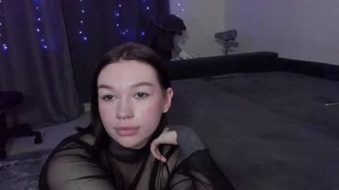 Snapshot of emmy_m00n chatting on 01/04/25, 02:56 Emily Johny online show from 01/04/25, 02:56