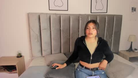 Emily  Laila  online show from 01/11/25, 12:07
