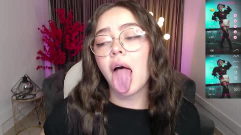 Emmy Walker online show from 12/30/24, 11:04