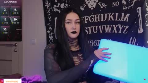 Emmy Bright     50  online show from 10/11/25, 02:00