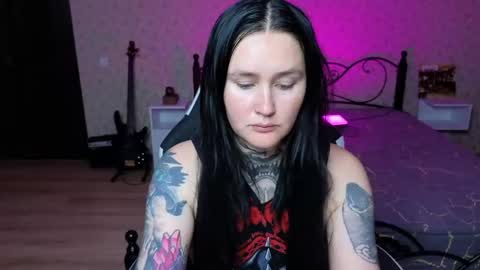 Emmy Bright     50  online show from 05/01/26, 04:33