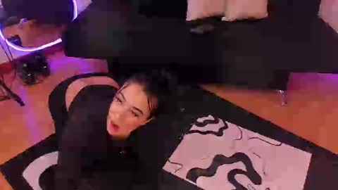 Snapshot of emmyevans1 chatting on 09/19/25, 08:42 Emmy Evans  online show from 09/19/25, 08:42