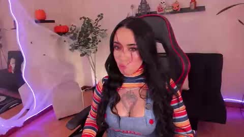 Snapshot of emmyevans1 chatting on 10/02/25, 07:54 Emmy Evans  online show from 10/02/25, 07:54