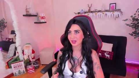 Snapshot of emmyevans1 chatting on 11/18/25, 08:02 Emmy Evans online show from 11/18/25, 08:02