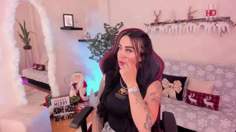 Snapshot of emmyevans1 chatting on 11/19/25, 08:20 Emmy Evans online show from 11/19/25, 08:20