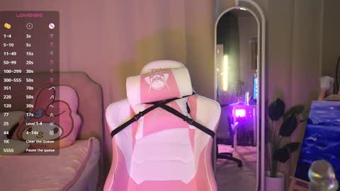 Snapshot of emmyfoxxofficial chatting on 02/06/26, 07:12 Emmylie online show from 02/06/26, 07:12