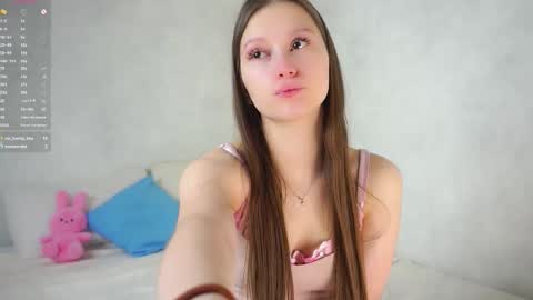 Snapshot of emmyleri chatting on 02/02/26, 01:15 Emmy online show from 02/02/26, 01:15