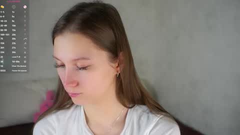 Snapshot of emmyleri chatting on 02/04/26, 01:11 Emmy online show from 02/04/26, 01:11