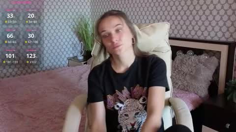 Emma online show from 09/22/25, 09:11