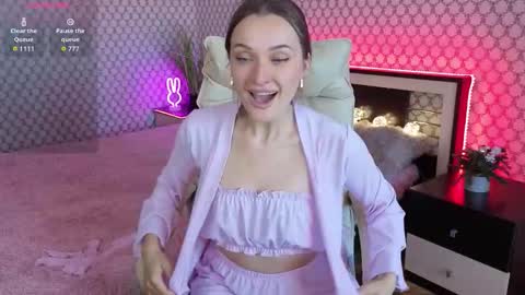 Emma online show from 09/26/25, 09:02