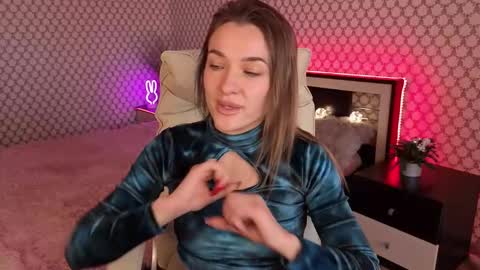 Emma online show from 10/17/25, 09:12