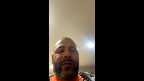 Snapshot of emoney04 chatting on 01/06/25, 01:42 emoney04 online show from 01/06/25, 01:42