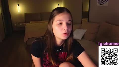 Snapshot of emory_john chatting on 11/29/25, 07:55 Emory John online show from 11/29/25, 07:55