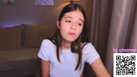 Snapshot of emory_john chatting on 12/16/25, 04:28 Emory John online show from 12/16/25, 04:28