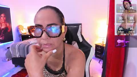 Emperatriz online show from 11/12/25, 07:31